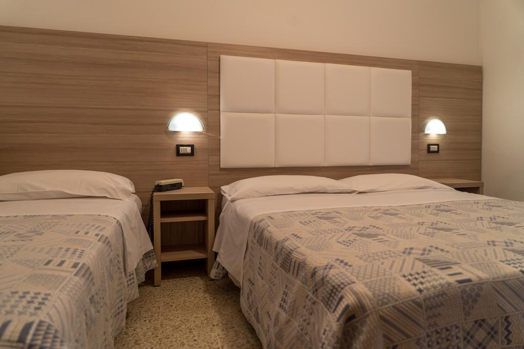 Hotel Onda Marina Misano Adriatico Rom bilde