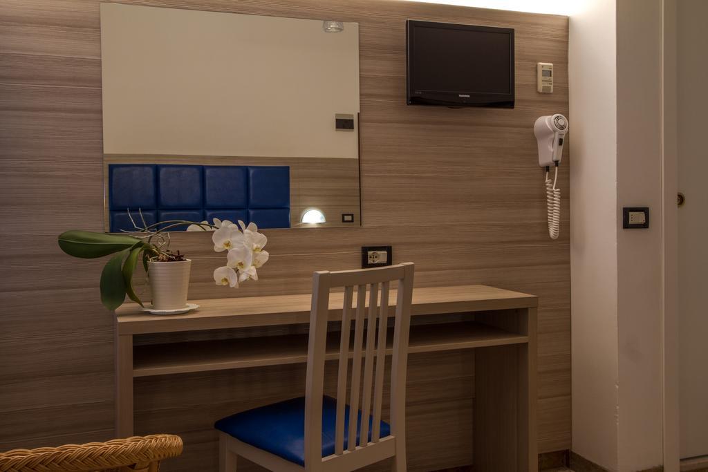 Hotel Onda Marina Misano Adriatico Eksteriør bilde